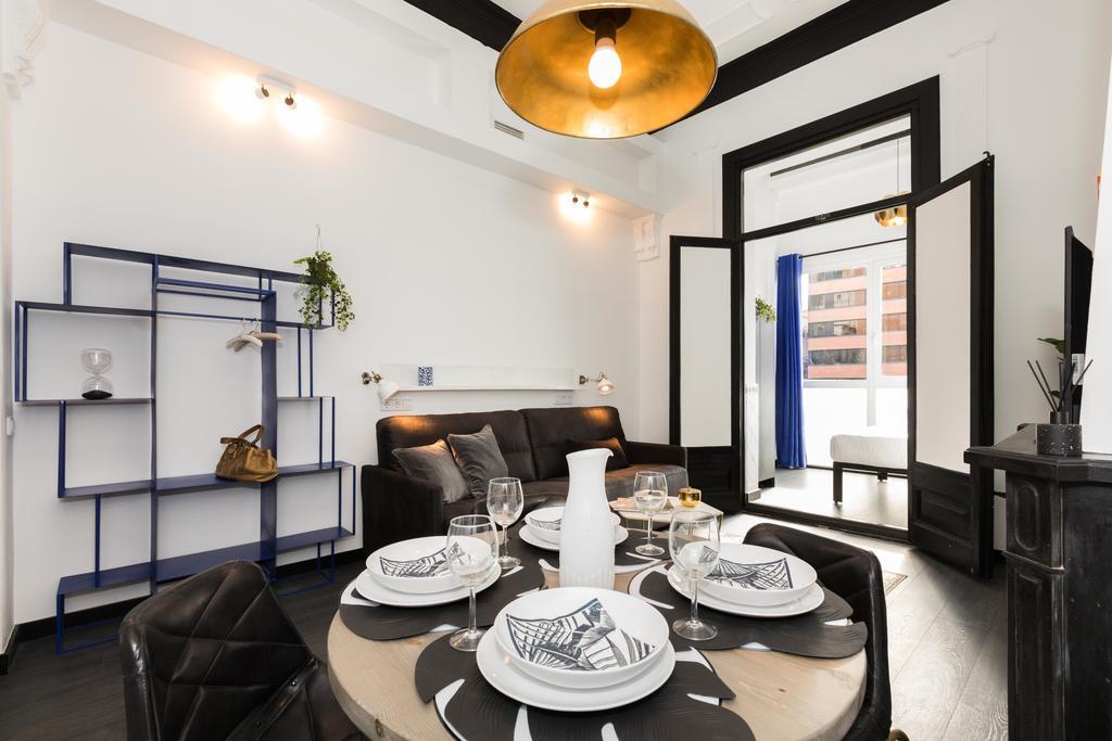 El Consell By The Streets Apartment Барселона Екстериор снимка