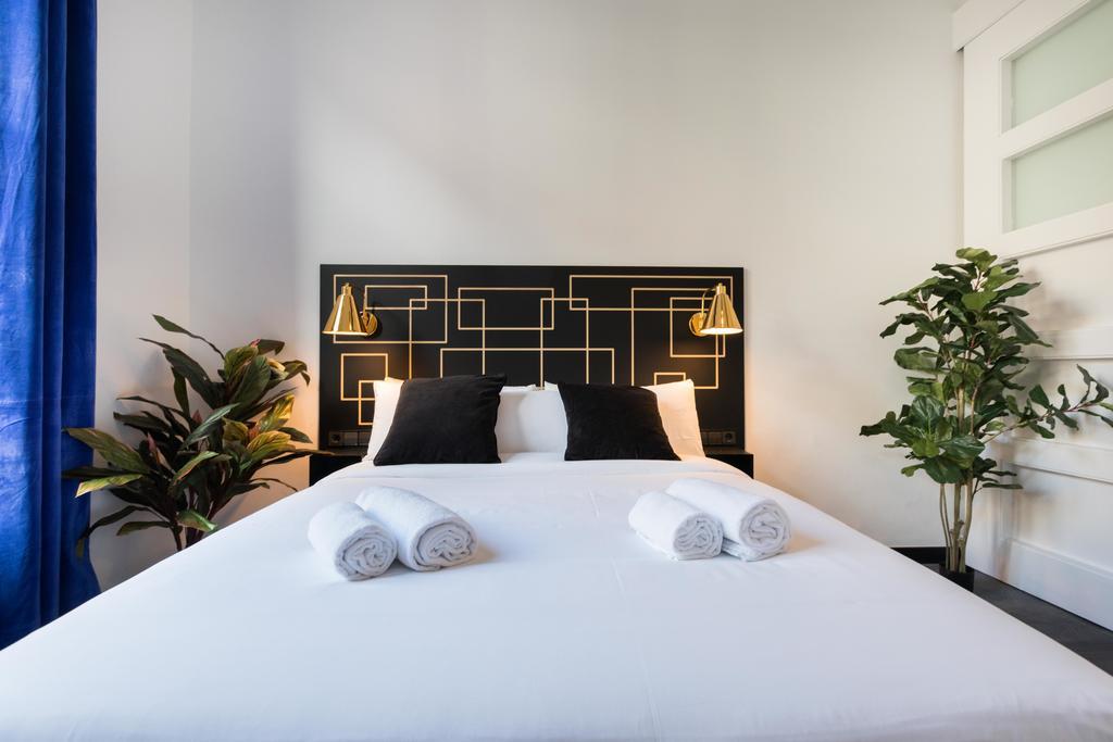 El Consell By The Streets Apartment Барселона Екстериор снимка