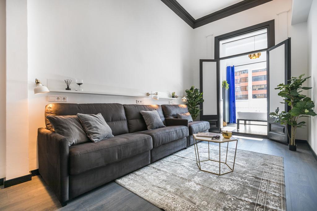 El Consell By The Streets Apartment Барселона Екстериор снимка
