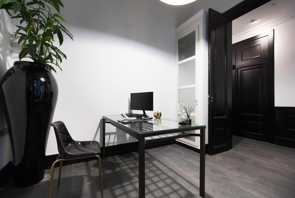 El Consell By The Streets Apartment Барселона Екстериор снимка